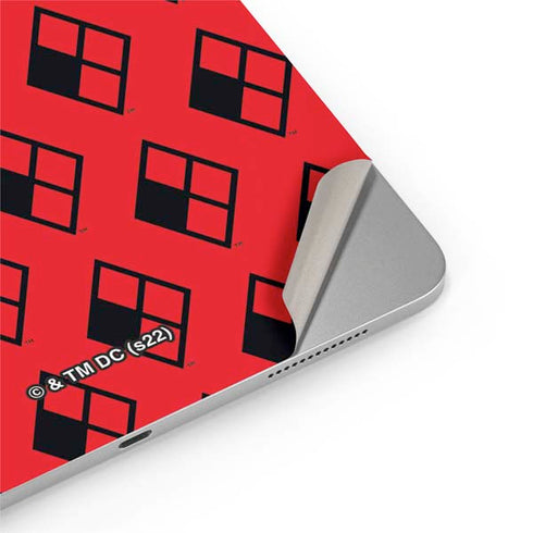 DC Comics Harley Quinn Logo Pattern iPad Pro 13in M4 (2024) Skin