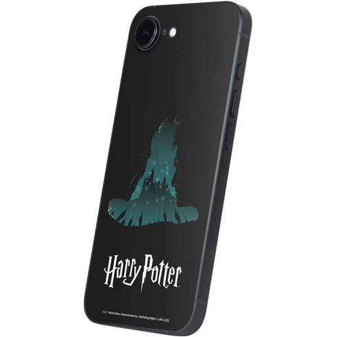 Wizarding World Harry Potter Hats and Hogwarts iPhone 16e Skin