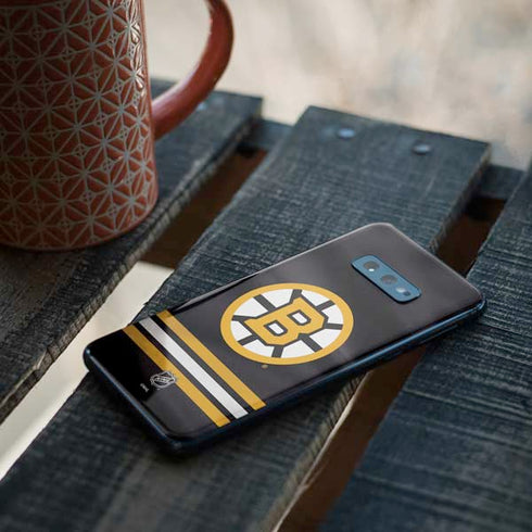 NHL Boston Bruins Home Jersey Galaxy S10e Skin