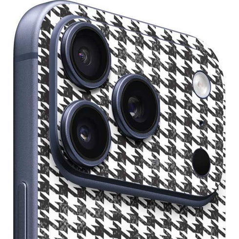 Houndstooth Black/White iPhone 17 Pro Max Skin