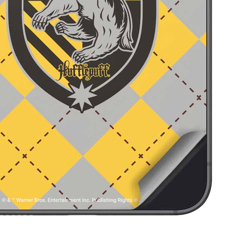 Wizarding World Harry Potter Hufflepuff Crest Galaxy S24 Skin