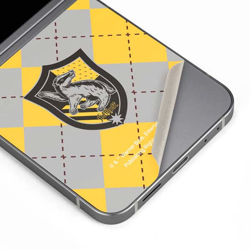 Wizarding World Harry Potter Hufflepuff Crest Galaxy Z Flip6 Skin