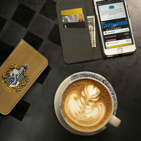 Wizarding World Harry Potter Hufflepuff House Crest iPhone 7 Folio Case