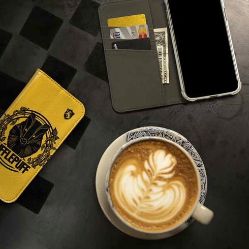 Wizarding Worlds Harry Potter Hufflepuff Illustration iPhone 14 Folio Case