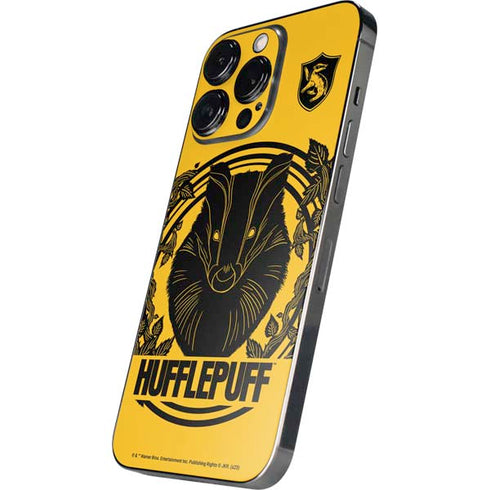 Wizarding Worlds Harry Potter Hufflepuff Illustration iPhone 15 Pro Max Skin