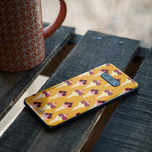 Bouffants and Broken Hearts Ice Cream with Shades Galaxy S10e Skin