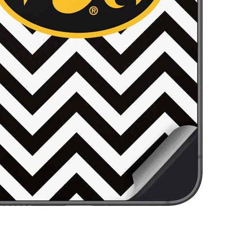 University of Iowa Hawkeyes Chevron Print Galaxy S24 Skin