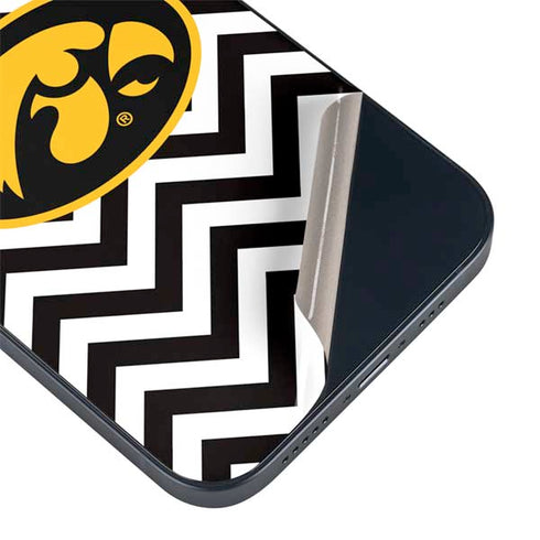University of Iowa Hawkeyes Chevron Print iPhone 15 Skin