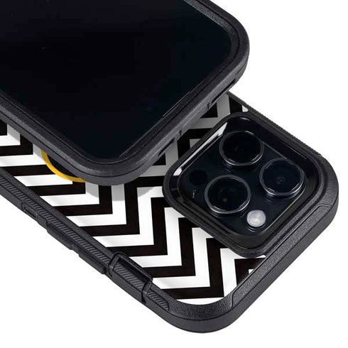 University of Iowa Hawkeyes Chevron Print Otterbox Defender iPhone Skin