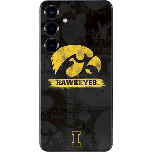 University of Iowa Hawkeyes Distressed Logo Galaxy S25 Plus Skin