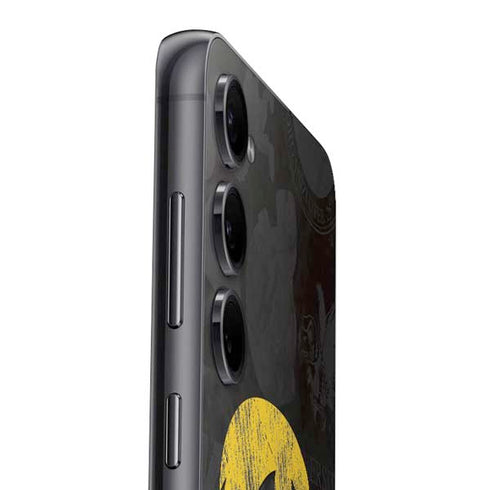 University of Iowa Hawkeyes Distressed Logo Galaxy S25 Plus Skin