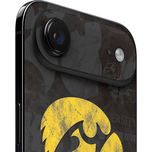 University of Iowa Hawkeyes Distressed Logo iPhone 17 Air Skin