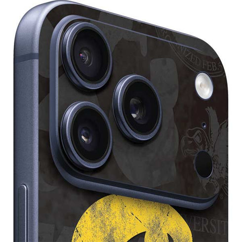 University of Iowa Hawkeyes Distressed Logo iPhone 17 Pro Skin