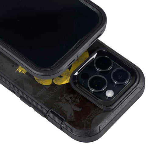 University of Iowa Hawkeyes Distressed Logo Otterbox Defender iPhone Skin