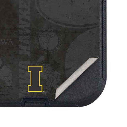 University of Iowa Hawkeyes Distressed Logo Otterbox Defender iPhone Skin
