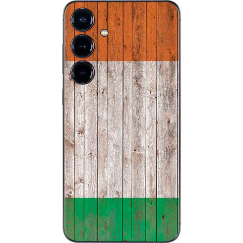 Ireland Flag Dark Wood Galaxy S25 Skin