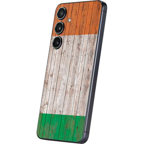 Ireland Flag Dark Wood Galaxy S24 Skin