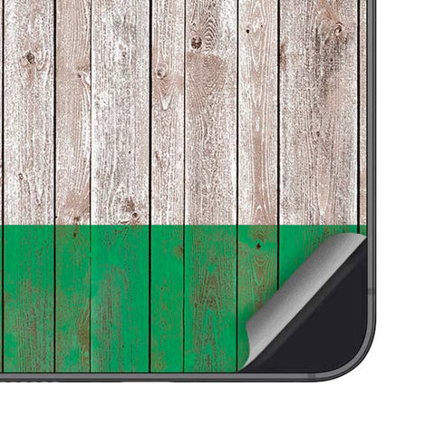 Ireland Flag Dark Wood Galaxy S25 Skin