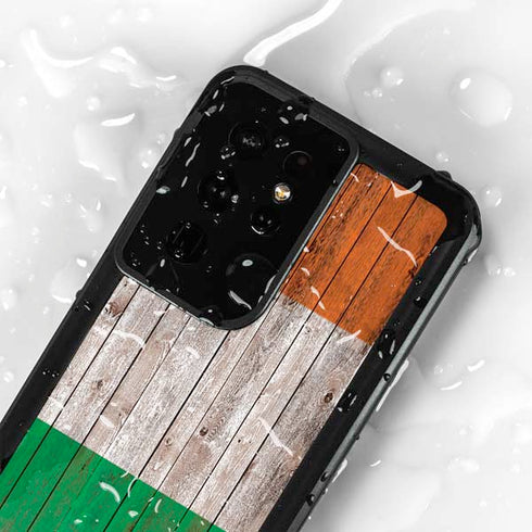 Ireland Flag Dark Wood Galaxy S24 Ultra Waterproof Case