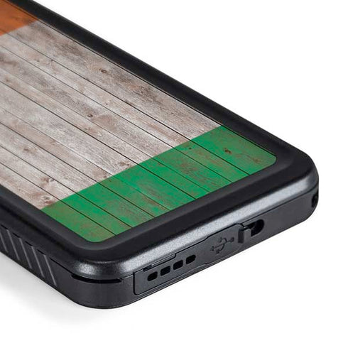 Ireland Flag Dark Wood Galaxy S24 Waterproof Case
