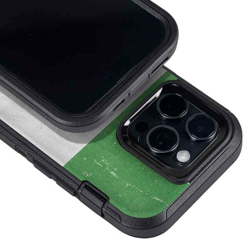 Italy Flag Distressed Otterbox Defender iPhone Skin