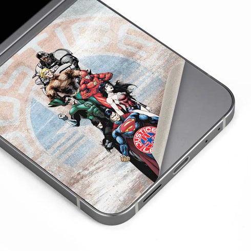 Justice League Heroes Stance 2 Galaxy Z Flip6 Skin
