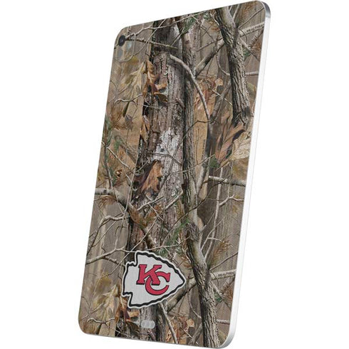 NFL Kansas City Chiefs Realtree AP Camo iPad Pro 13in M4 (2024) Skin
