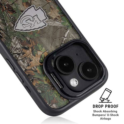 NFL Kansas City Chiefs Realtree Xtra Green Camo iPhone 15 Kickstand Case