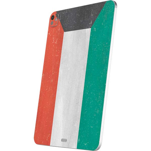 Kuwait Flag Distressed iPad Pro 13in M4 (2024) Skin