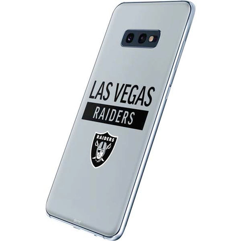 NFL Las Vegas Raiders Silver Performance Series Galaxy S10e Skin