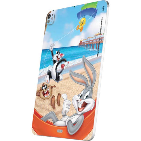 Looney Tunes Beach iPad Pro 13in M4 (2024) Skin