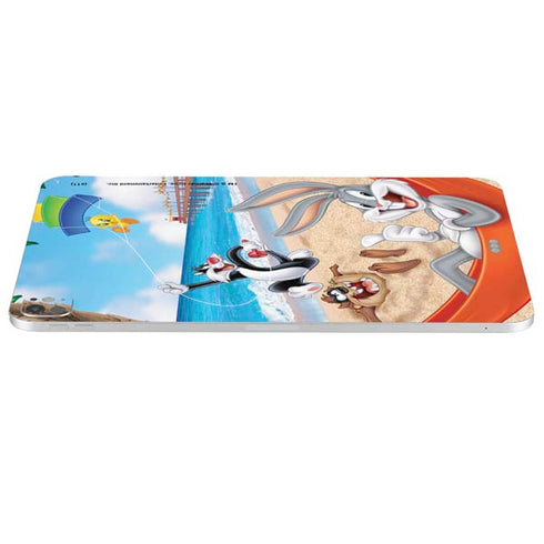 Looney Tunes Beach iPad Pro 13in M4 (2024) Skin
