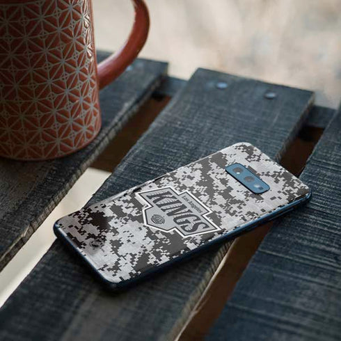 NHL Los Angeles Kings Camo Galaxy S10e Skin