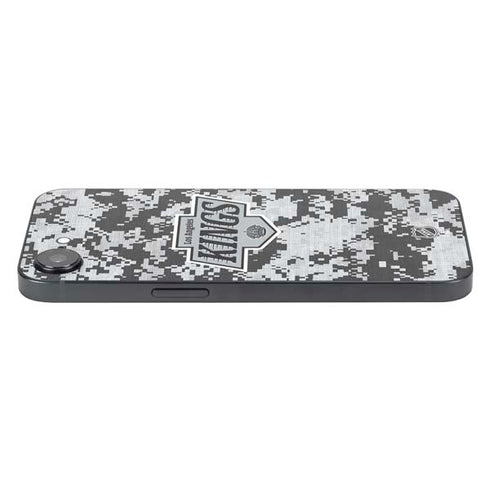 NHL Los Angeles Kings Camo iPhone 16e Skin