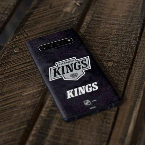 NHL Los Angeles Kings Distressed Galaxy S10 Skin