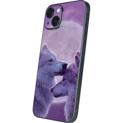 Loving Wolves by Vincent Hie iPhone 15 Skin