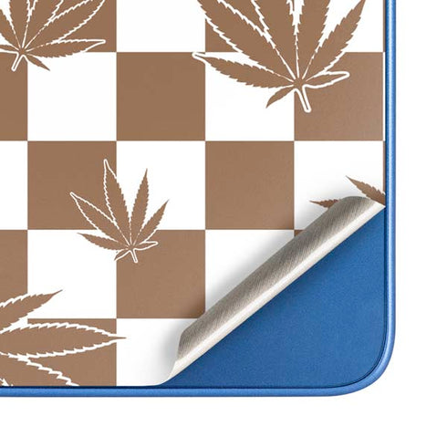 Marijuana Brown Checkered Moto G Play 4G (2024) Skin