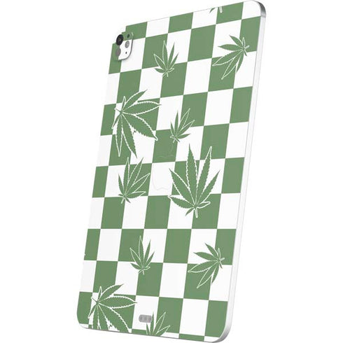 Marijuana Green Checkered iPad Pro 13in M4 (2024) Skin