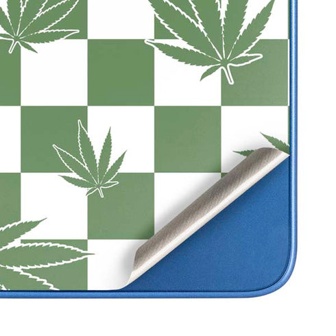 Marijuana Green Checkered Moto G Play 4G (2024) Skin