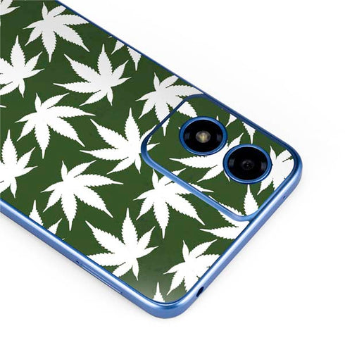 Marijuana Leaf White Pattern Moto G Play 4G (2024) Skin