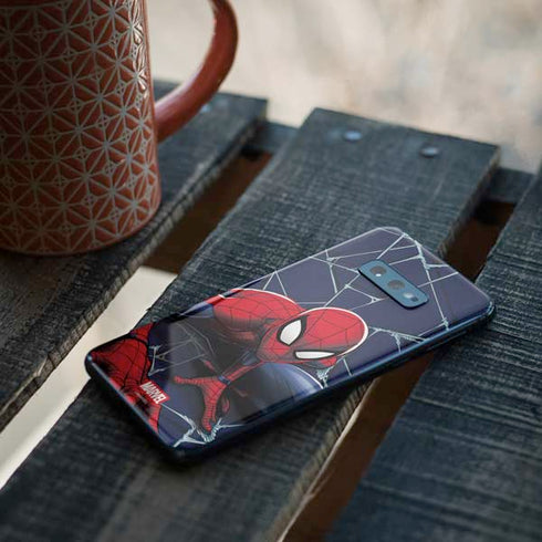 Marvel Spiderman Crawling Spiderman Galaxy S10e Skin