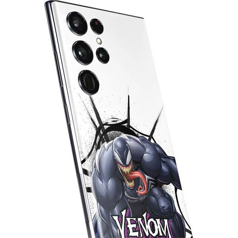 Marvel Venom Reaching Forward Galaxy S22 Ultra Skin