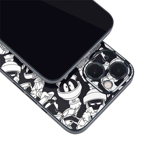 Looney Tunes Marvin Super Sized Pattern iPhone 15 Skin