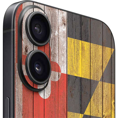 Maryland Flag Dark Wood iPhone 17 Skin