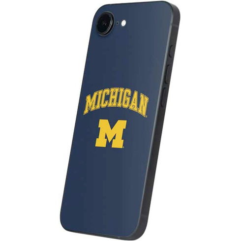 University of Michigan M iPhone 16e Skin