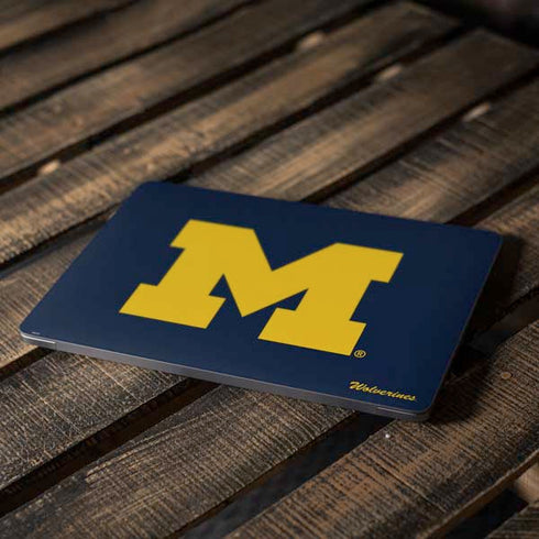 University of Michigan M Logo Bold Apple MacBook Air Skin