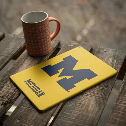 University of Michigan M Logo Yellow iPad Skins