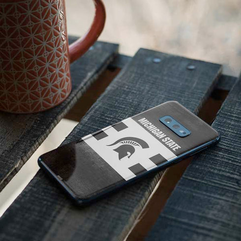Michigan State University Black and White Stripes Galaxy S10e Skin
