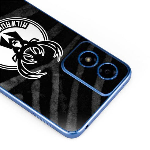 NBA Milwaukee Bucks Animal Print Black Moto G Play 4G (2024) Skin