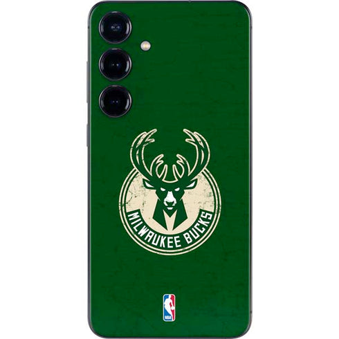 NBA Milwaukee Bucks Green Distressed Galaxy S25 Skin